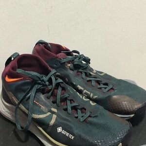 Nike DJ7926-302 Men's Teal and Maroon Athletic Sneakers Size 49/7US